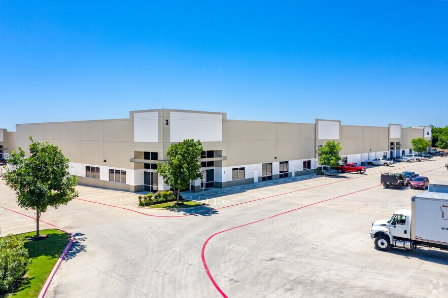 More Photos Of 3660 Thousand Oaks Dr, San Antonio Unknown For Lease