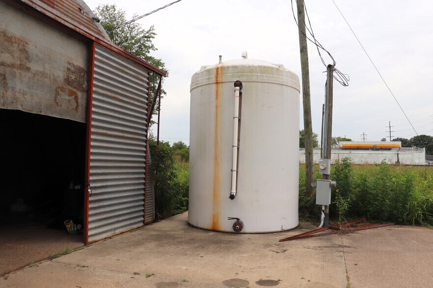 More Photos Of 86 FM 770, Liberty Warehouse For Sale