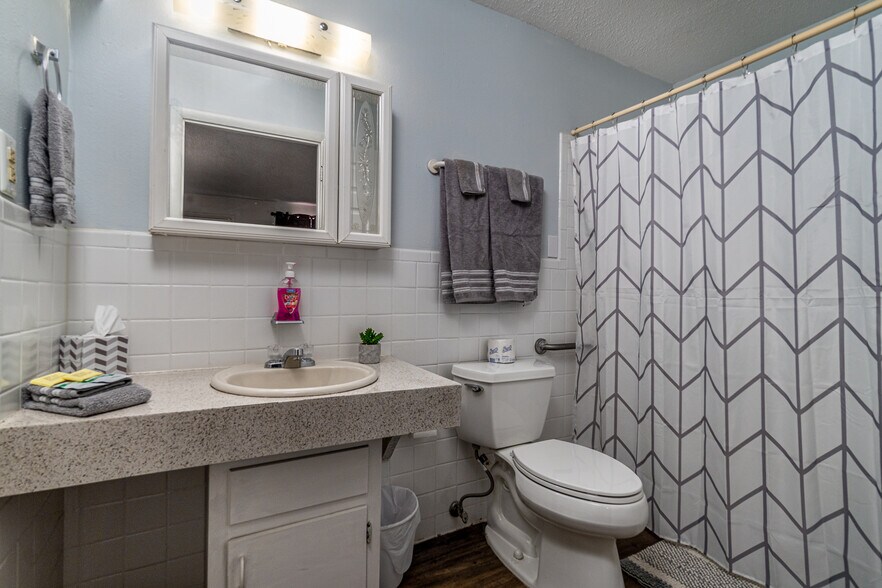 More Photos Of 912 N Hwy 87, Tulia Hotel For Sale