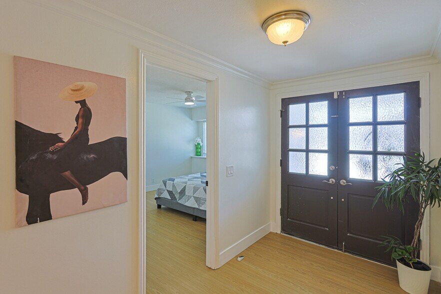 More Photos Of 17819 Bay St, Fountain Valley Specialty For Sale