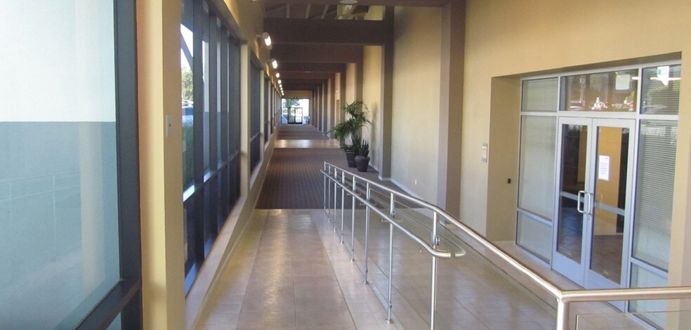 More Photos Of 1300 W Optical Dr, Azusa Flex For Lease