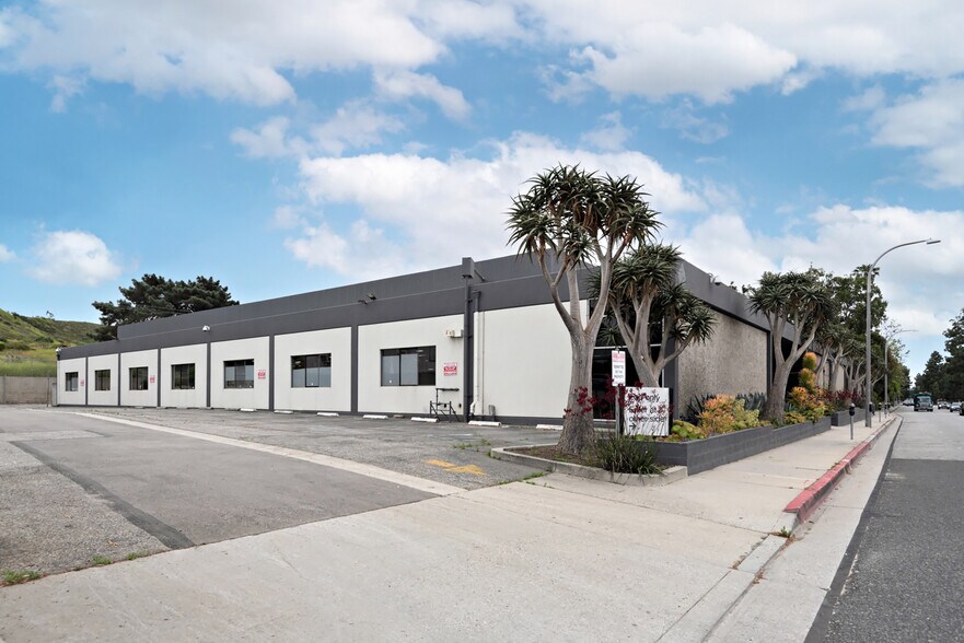 More Photos Of 10150-10200 Jefferson Blvd, Culver City Warehouse For Lease