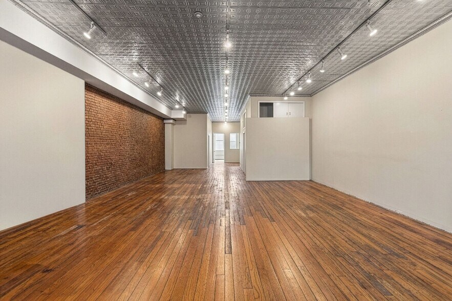 More Photos Of 75 Murray St, New York Office Residential For Sale