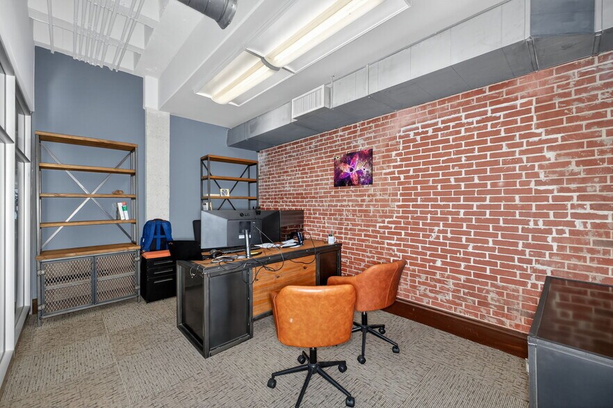 More Photos Of 22 S Main St, Greenville Office For Lease