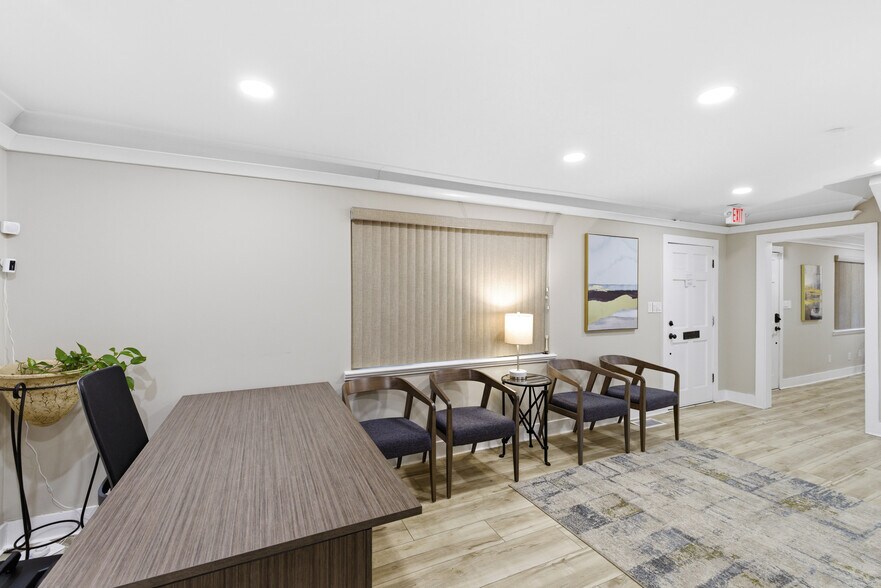 More Photos Of 4651 Roswell Rd NE, Atlanta Medical For Lease