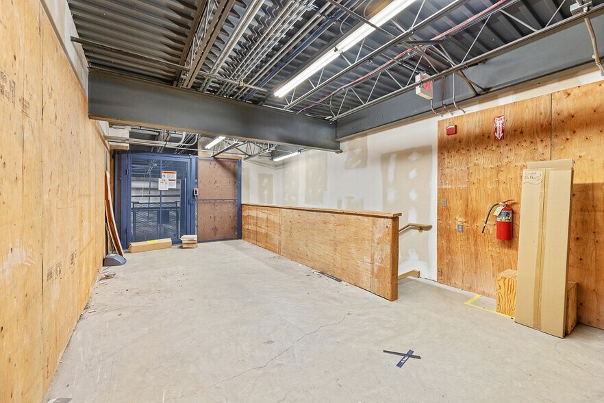 More Photos Of 2229 E State St, Salem Drugstore For Sale