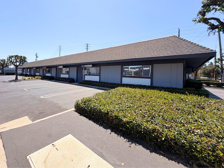 More Photos Of 2227-2229 S Wright St, Santa Ana Light Distribution For Lease