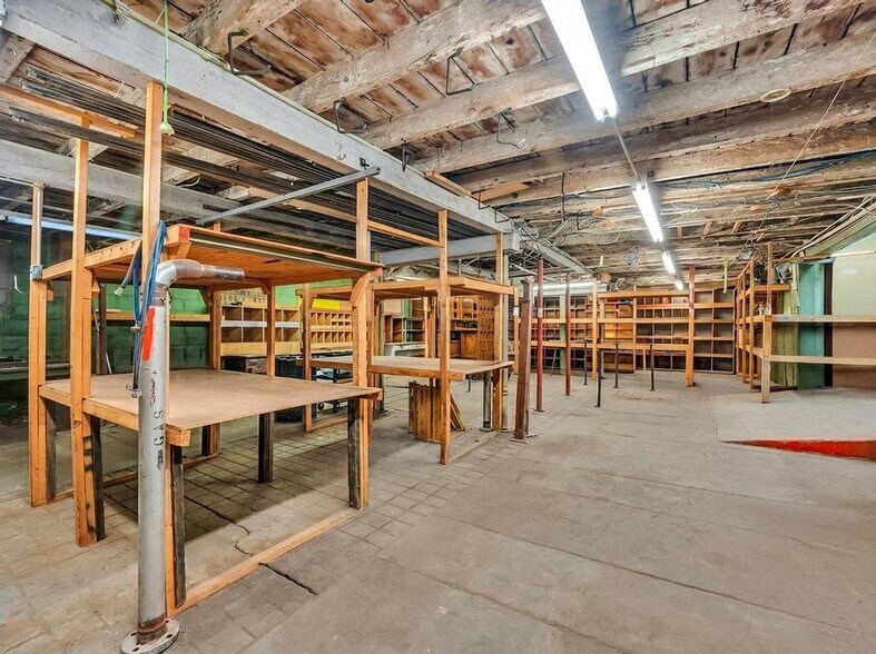 More Photos Of 1424 118th St, College Point Warehouse For Sale