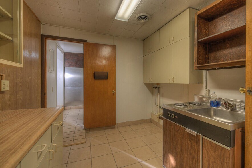 More Photos Of 22540 Us Highway 160, Walsenburg Veterinarian Kennel For Sale