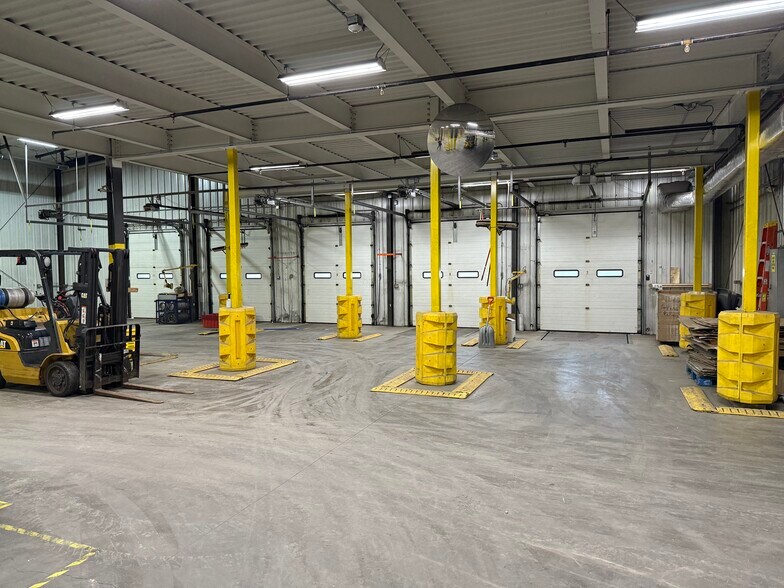 More Photos Of 1200 E US Highway 169, Grand Rapids Industrial For Lease