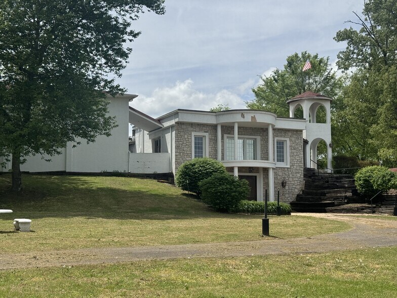 More Photos Of 2982 Harvey Bowden Rd, Paris Winery Vineyard For Sale