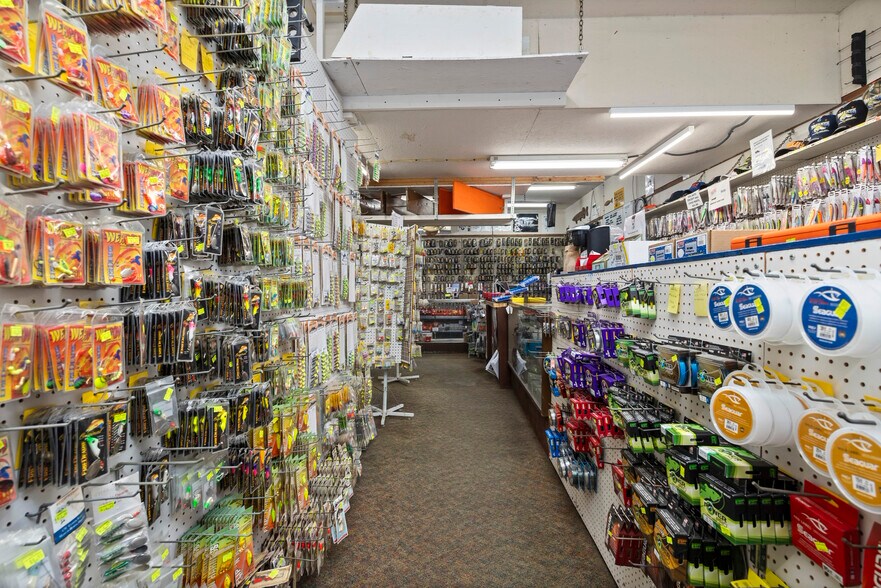 More Photos Of 6797 W Lakeshore Dr, Port Clinton Freestanding For Sale