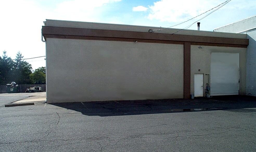 More Photos Of 2724 Dorr Ave, Merrifield Office For Lease