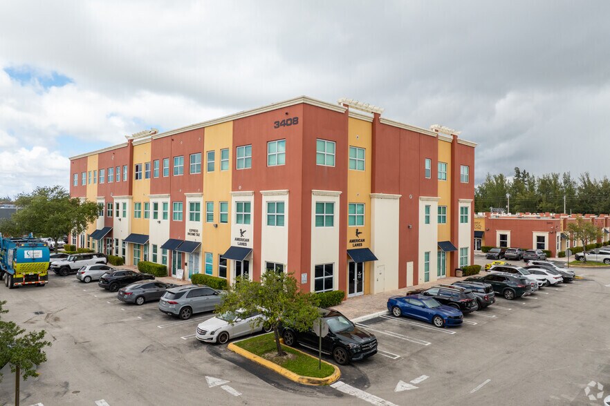 More Photos Of 3408 W 84th St, Hialeah Office For Lease