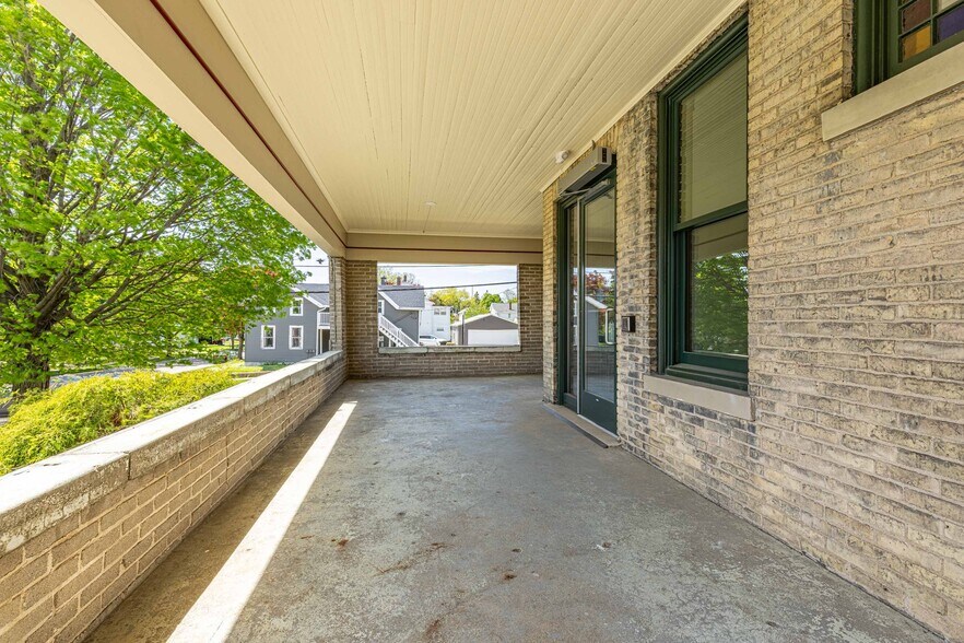 More Photos Of 1303 11th St, Monroe Storefront Retail Office For Lease