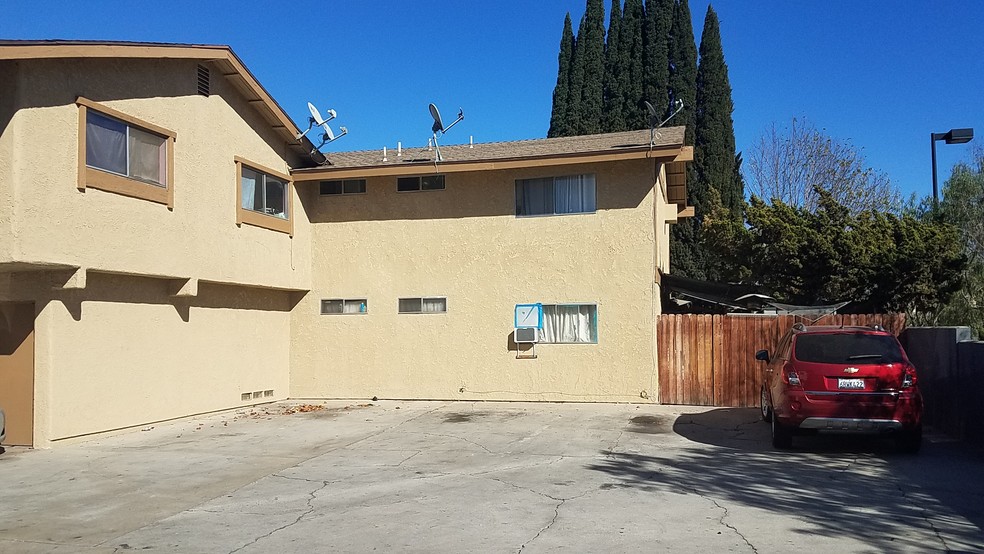 More Photos Of 1908 E Coral Ave, Orange Apartments For Sale