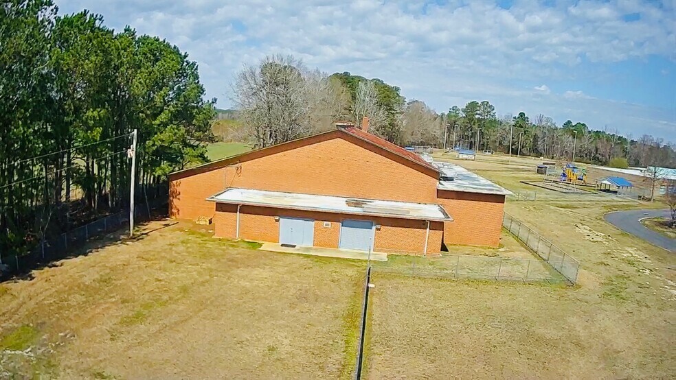 More Photos Of 2677 NC-903 Hwy, Stokes Sports And Entertainment For Sale