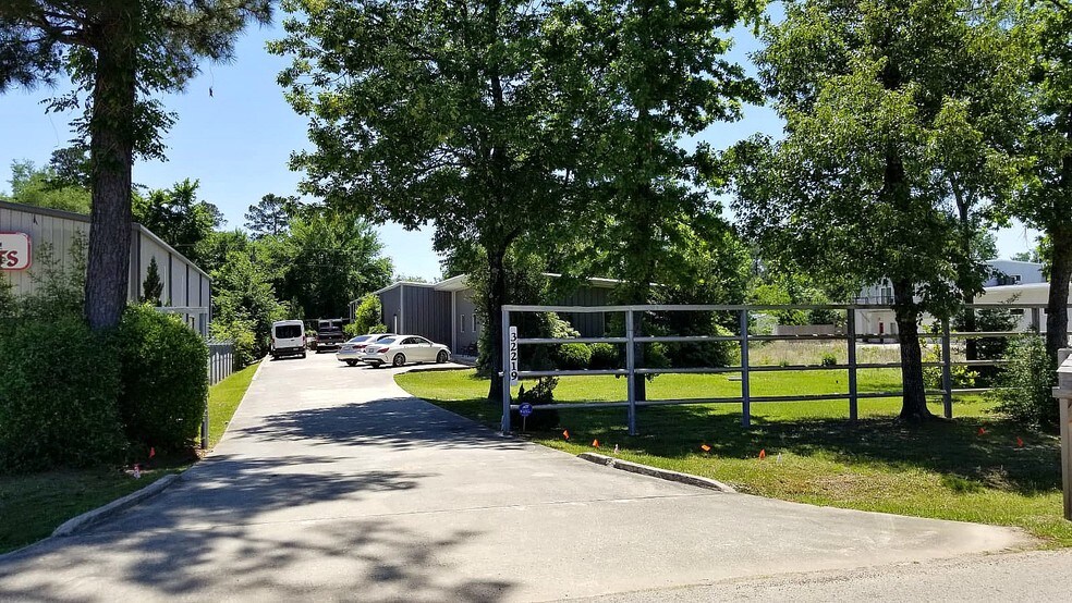 More Photos Of 32219 Tamina Rd, Magnolia Distribution For Lease