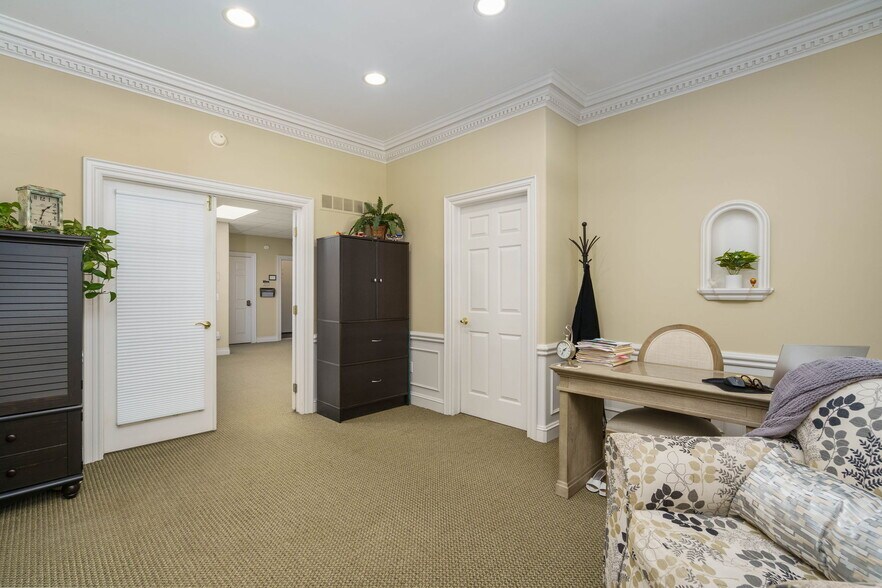 More Photos Of 206 E Liberty St, Milford Office For Sale