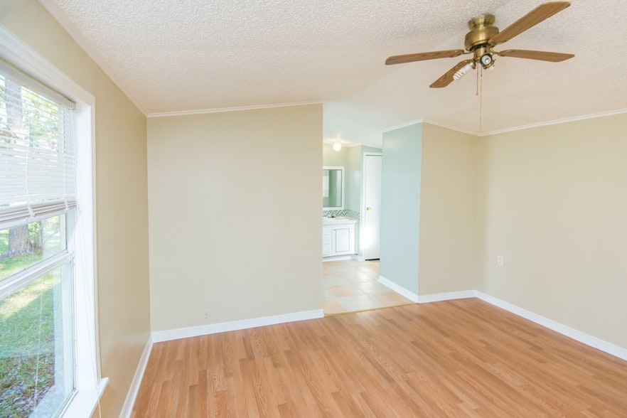 More Photos Of 1211 Cypress Rd, Saint Augustine Manufactured Housing Mobile Home Park For Sale