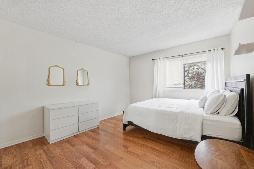 More Photos Of 2036 Canyon Dr, Oceanside Apartments For Sale