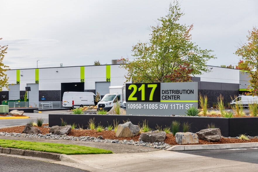 More Photos Of 11035 SW 11th St, Beaverton Distribution For Lease
