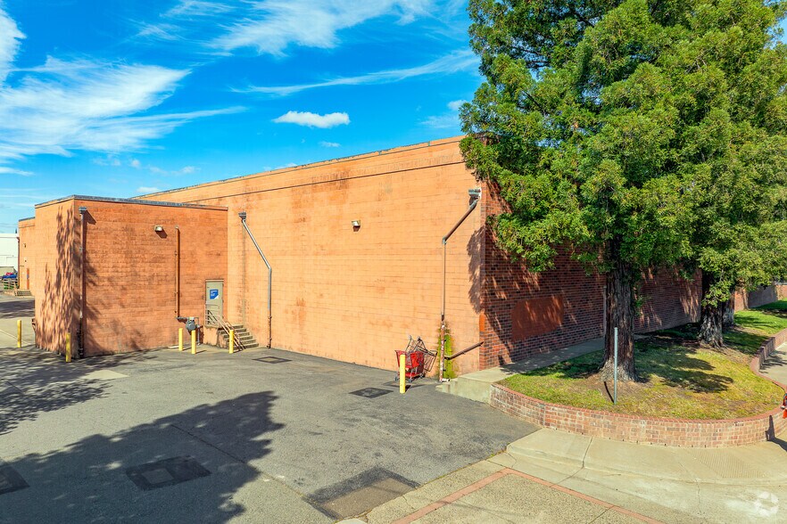 More Photos Of 4010 Foothills Blvd, Roseville Unknown For Lease