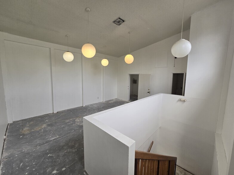 More Photos Of 5800-5820 N University Dr, Fort Lauderdale Storefront Retail Office For Lease