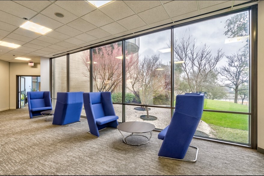 More Photos Of 300 E John Carpenter Fwy, Irving Office For Lease