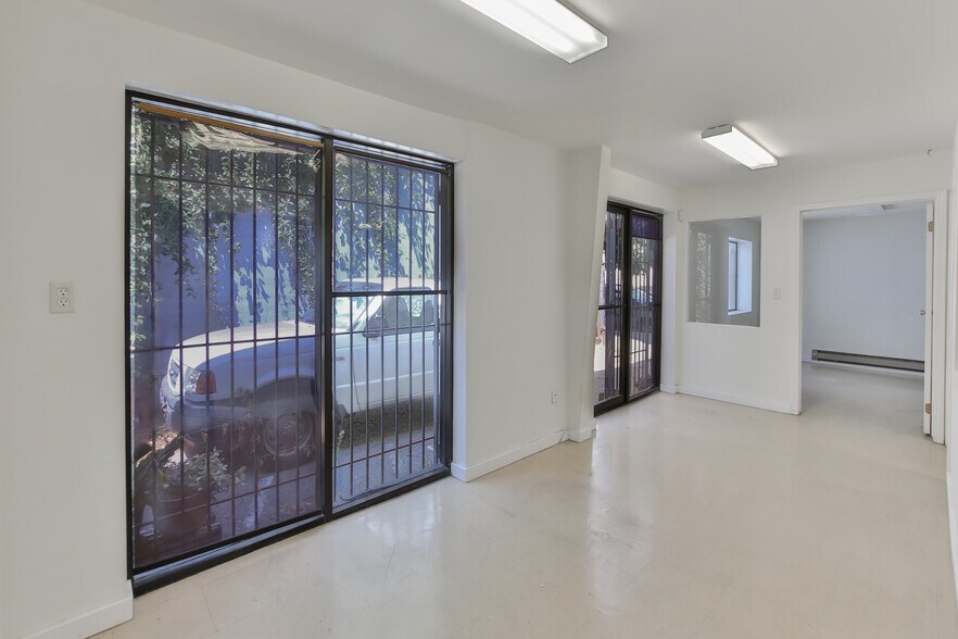 More Photos Of 2757 16th St, San Francisco Warehouse For Lease