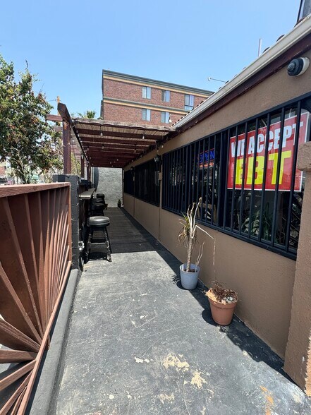 More Photos Of 3330 S Central Ave, Los Angeles Storefront Retail Residential For Lease