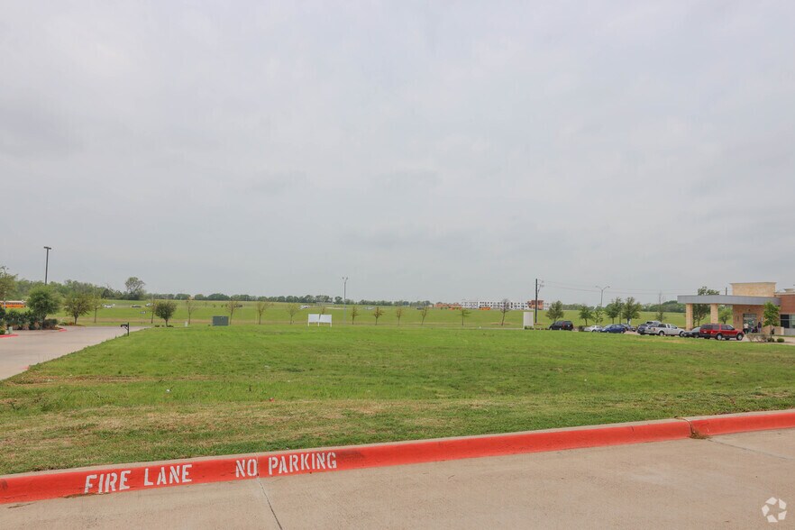 More Photos Of 350 Matlock Rd, Mansfield Unknown For Lease