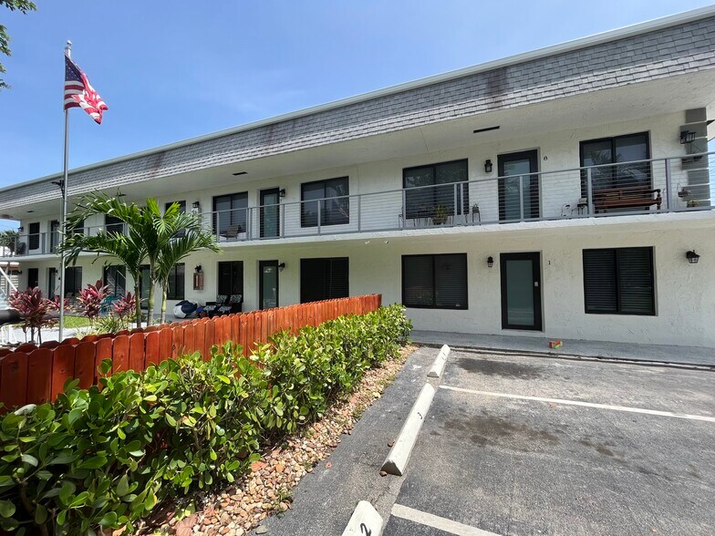 More Photos Of 2638 Lake Dr, Riviera Beach Apartments For Sale