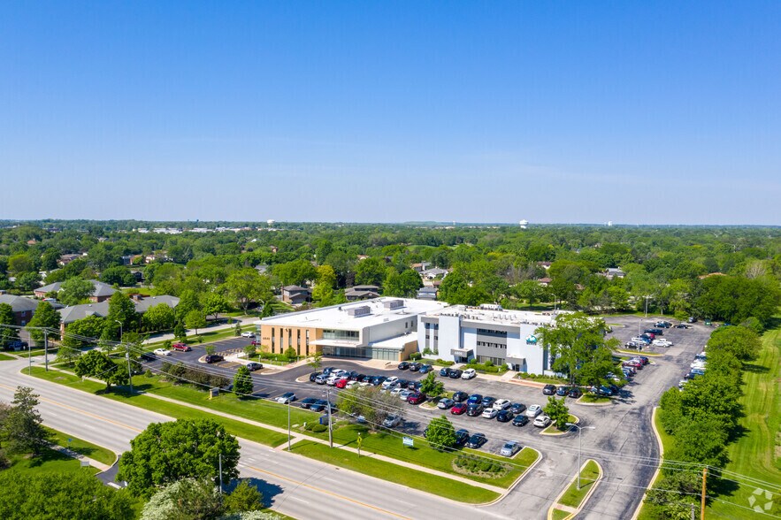 More Photos Of 6840 Main St, Downers Grove Medical For Lease