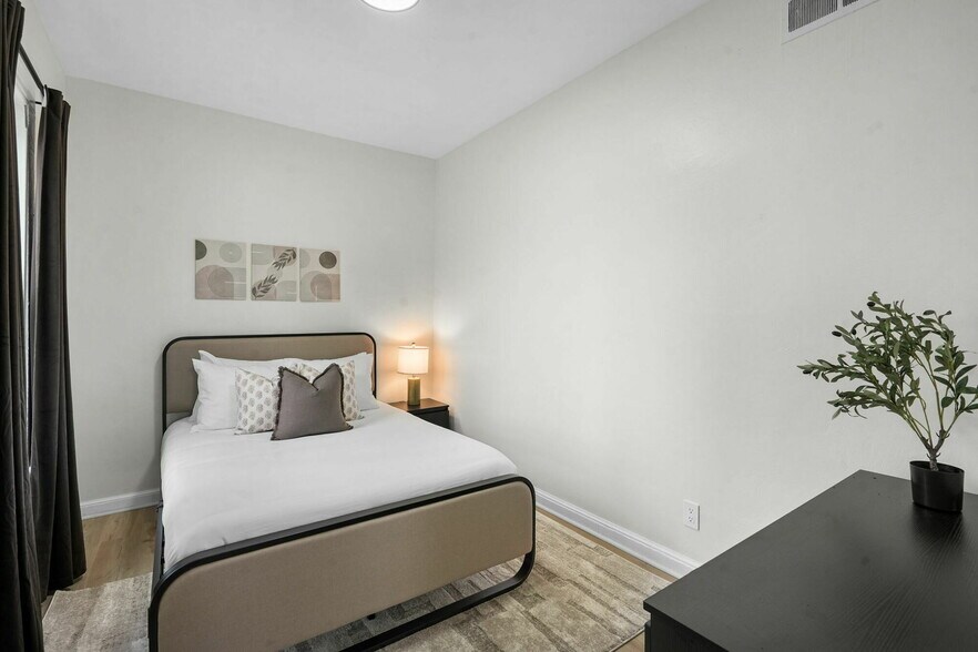 More Photos Of 101 Pennsylvania Ave, Binghamton Apartments For Sale