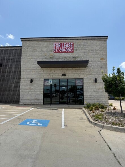More Photos Of 808 Fort Worth Hwy, Weatherford Storefront Retail Office For Lease
