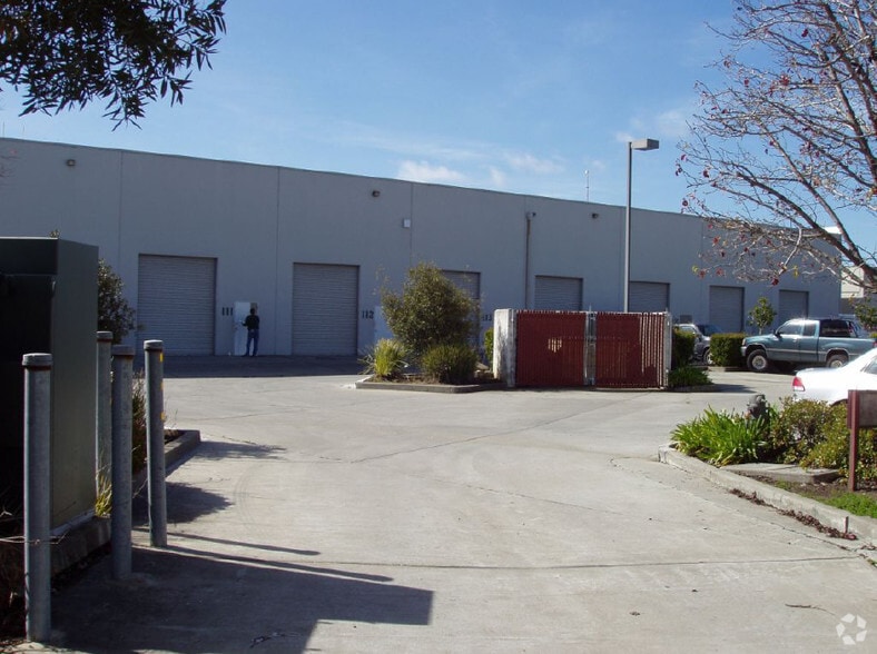 More Photos Of 444 Airport Blvd, Watsonville Light Distribution For Lease