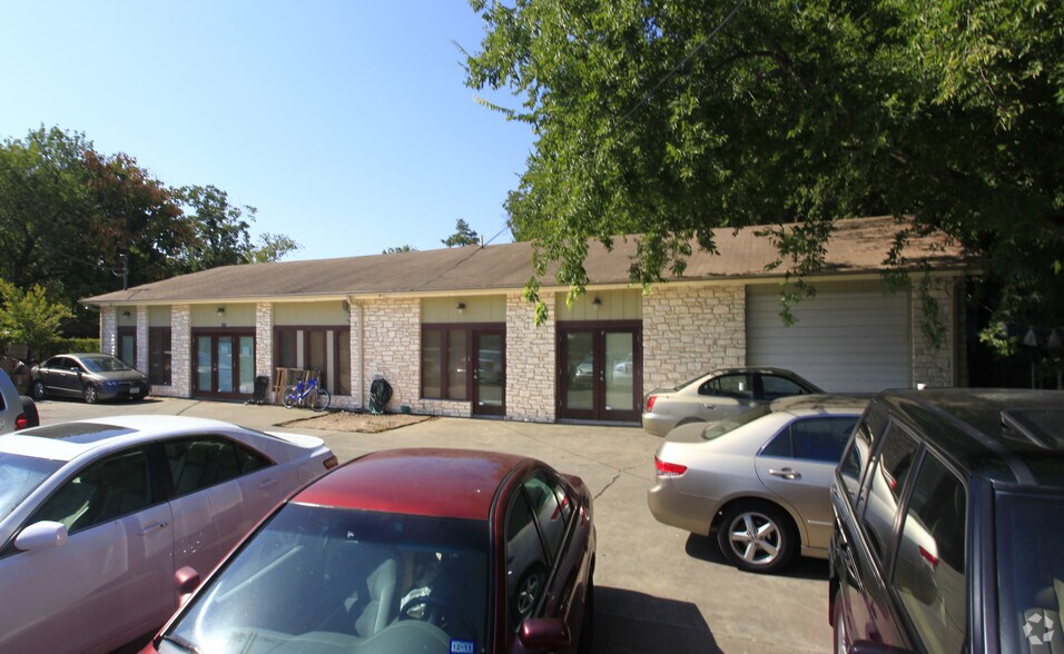 More Photos Of 2205 E 5th St, Austin Office For Lease