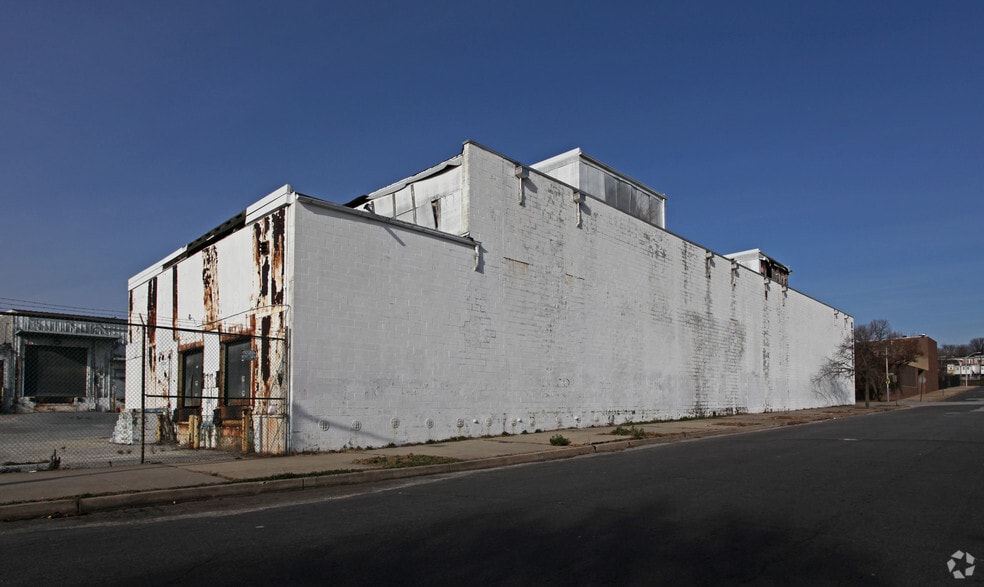 More Photos Of 2001 Windsor Ave, Baltimore Warehouse For Lease