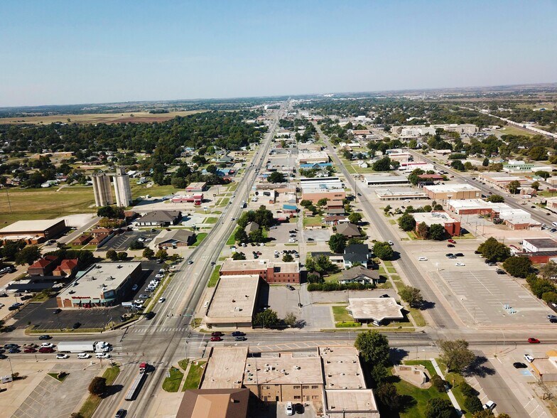 More Photos Of 1222 10th St, Woodward Office For Sale