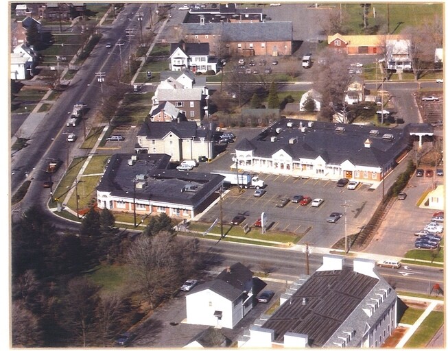 More Photos Of 2 Broadway, North Haven Storefront Retail Office For Lease