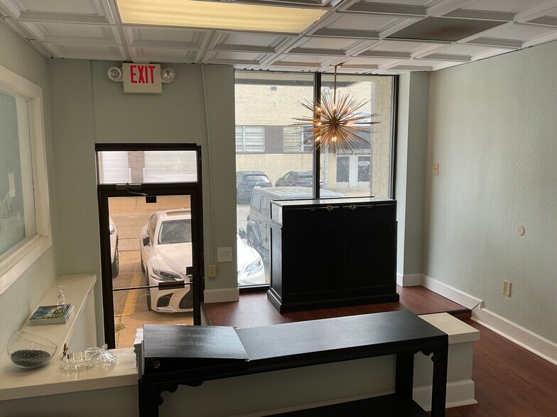 More Photos Of 147 Pittsburg St, Dallas Flex For Sale