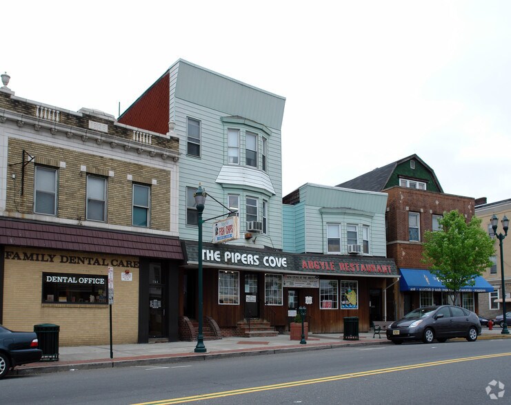 More Photos Of 208-212 Kearny Ave, Kearny Restaurant For Lease