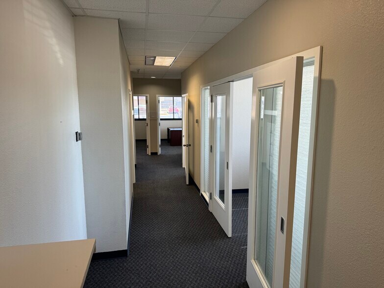 More Photos Of 6112 McCart Ave, Fort Worth Office For Sale