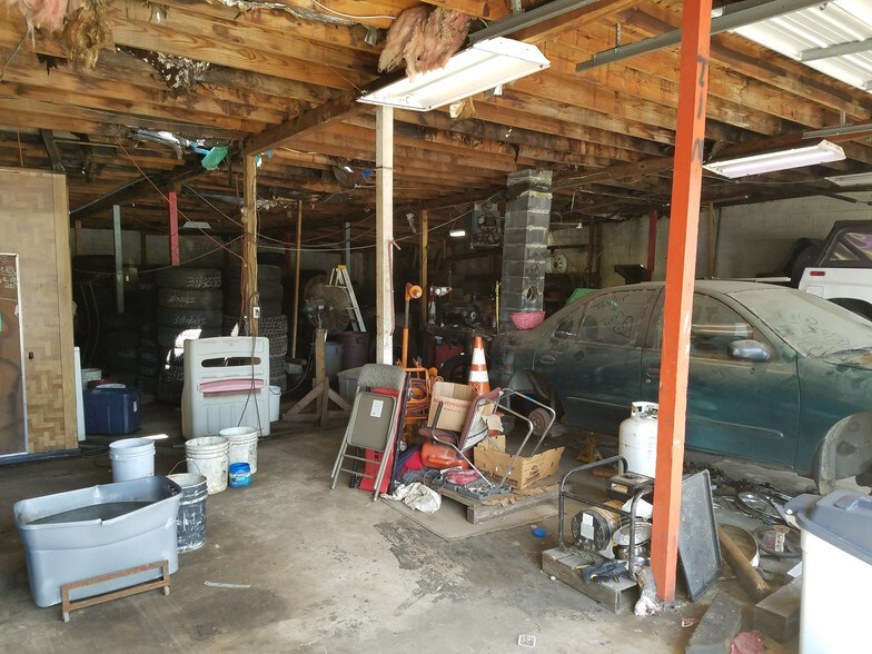 More Photos Of 887 Riverside Dr, Woodfin Auto Repair For Sale
