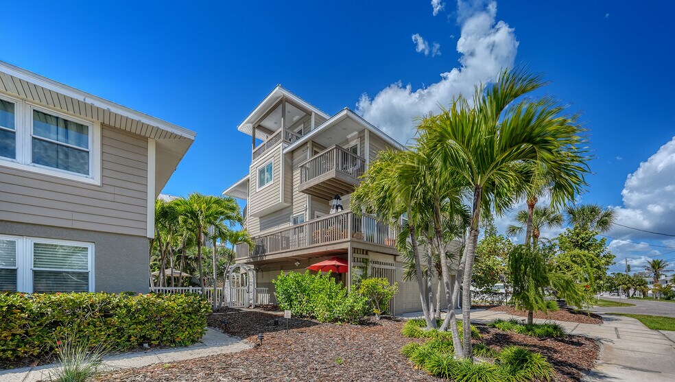 More Photos Of 5610 AVENIDA DEL MARE, Sarasota Specialty For Sale