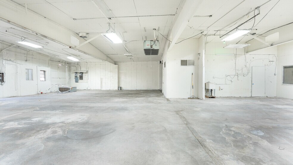 More Photos Of 343 N Clark Ave, Pomona Warehouse For Sale