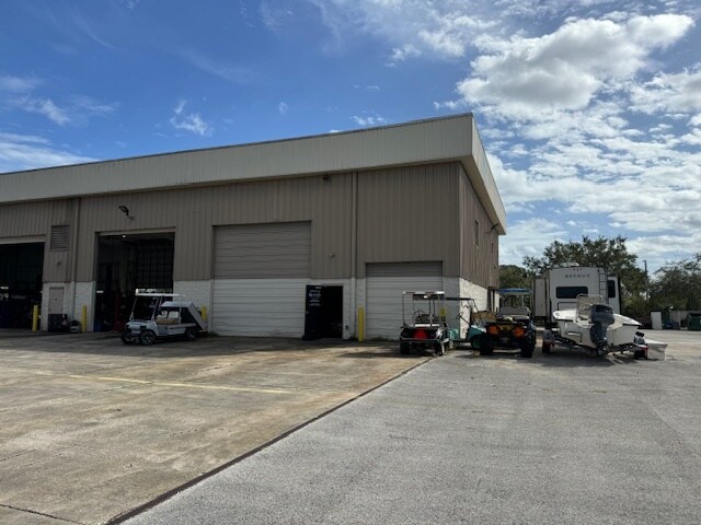 More Photos Of 724 S Nova Rd, Ormond Beach Service For Lease