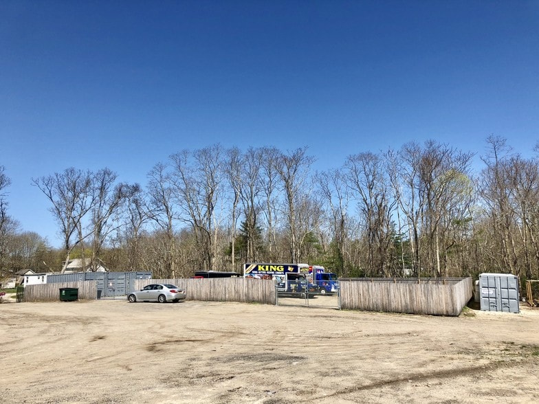 More Photos Of 96-122 Railroad Ave, Center Moriches Freestanding For Sale