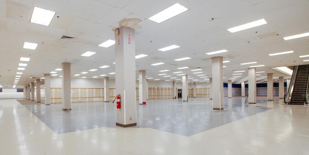 More Photos Of 5060 Montclair Plaza Ln, Montclair Unknown For Lease